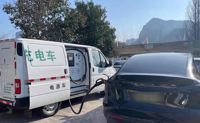 四子王旗汽车搭电