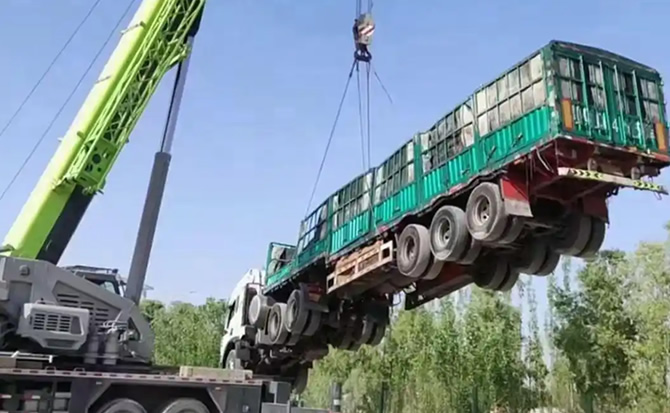 四子王旗道路脱困救援案例